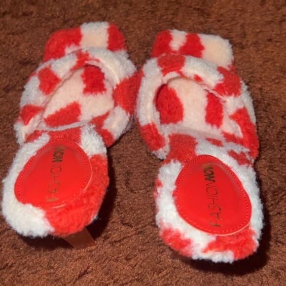🩷 FASHION NOVA Red Pink Faux Fur Slip on Stiletto Mules High Heels Size 8 - Picture 7 of 11